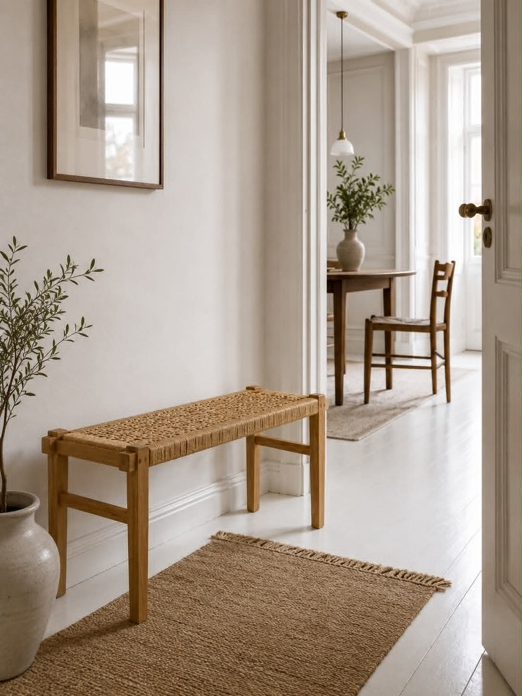Bänk i ek med flätad sits